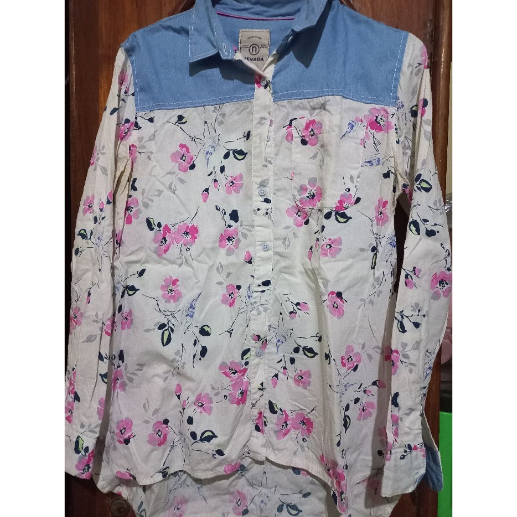 preloved kemeja nevada putih motif bunga