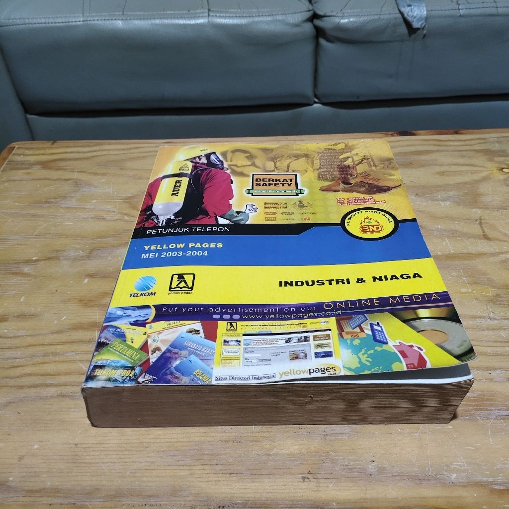 Buku Telepon Industri & Niaga Mei 2003 - 2004