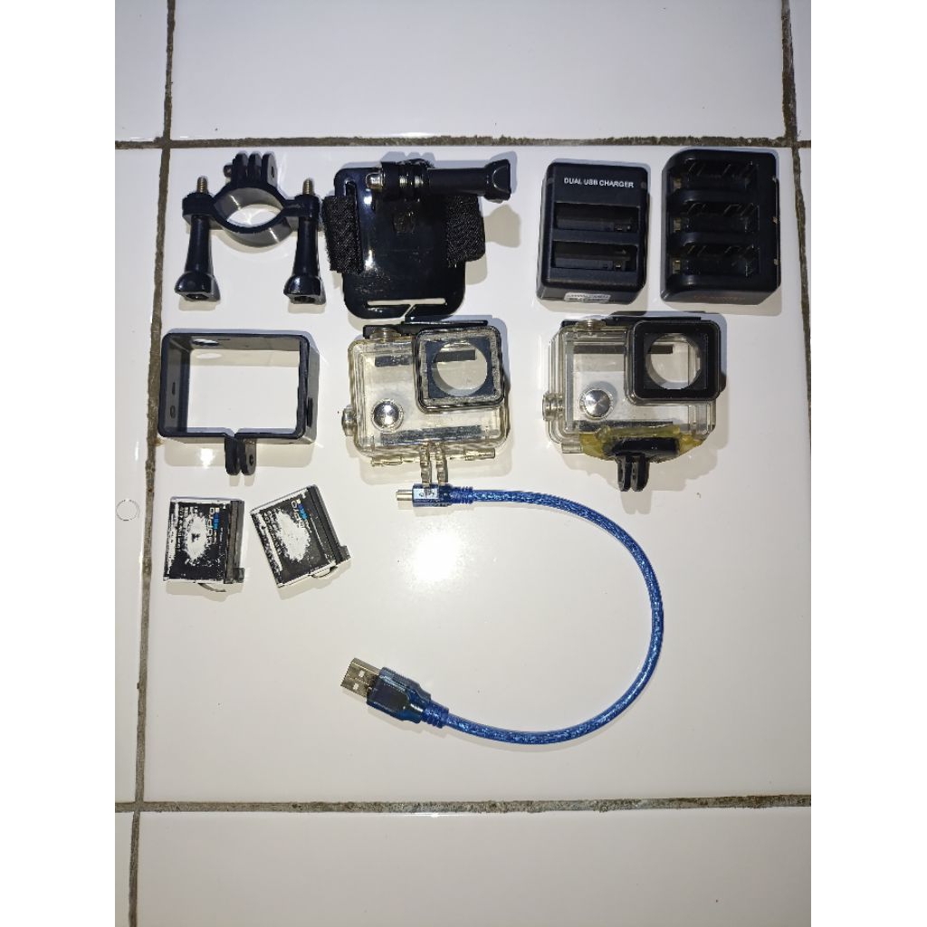 Batrai GoPro Hero 4 (bekas) dan aksesoris GoPro