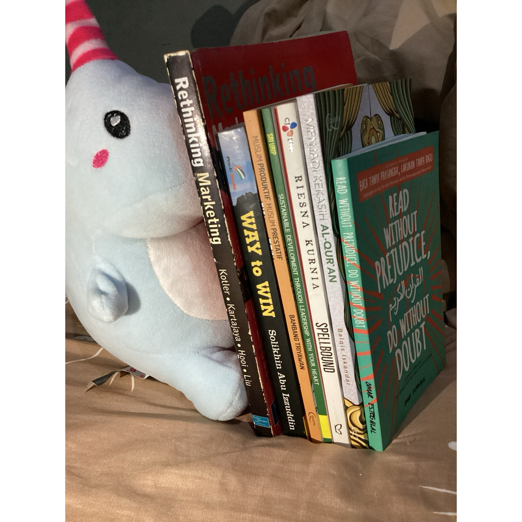 Preloved Buku novel & pengembangan diri