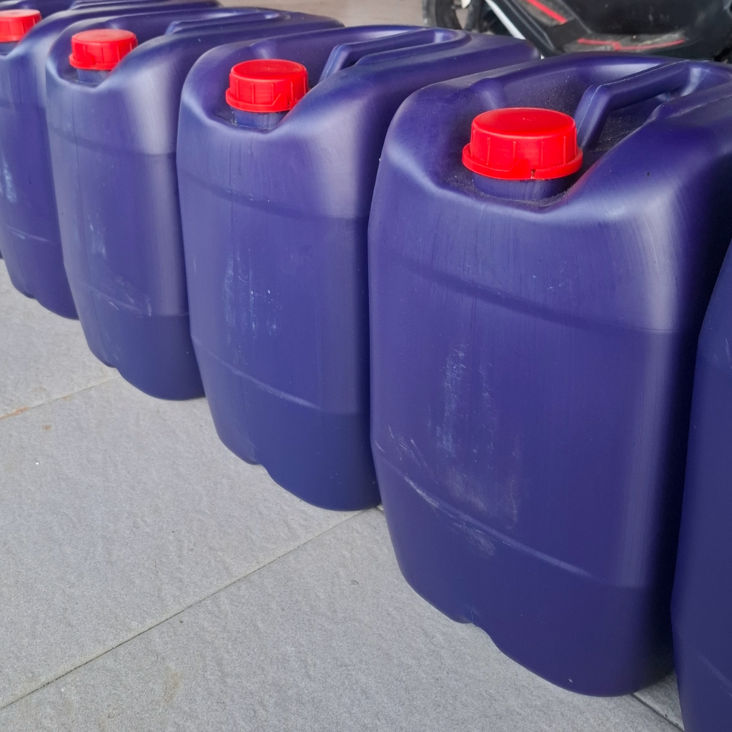 Jerigen deringen jrigen curigen 35 liter kondisi bekas sekali pakai bahan tebal