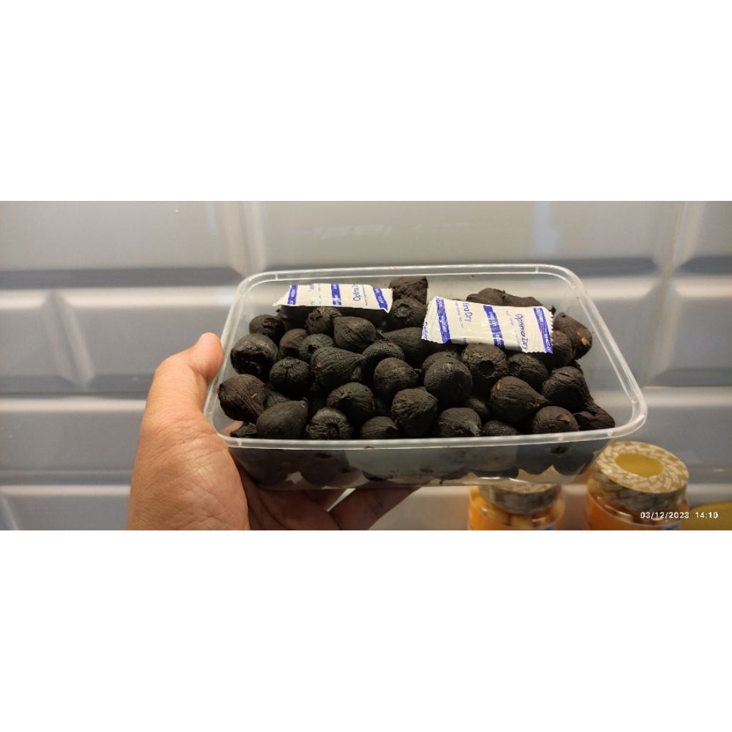 

Black garlic KUPAS bawang hitam tunggal KUPAS tresno bawang
