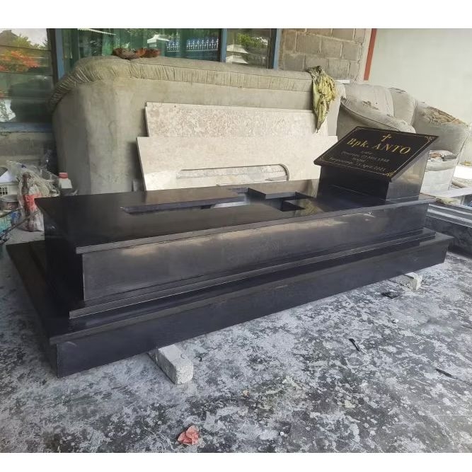 Kijing Makam Batu Granit Hitam Dengan Lubang Salib