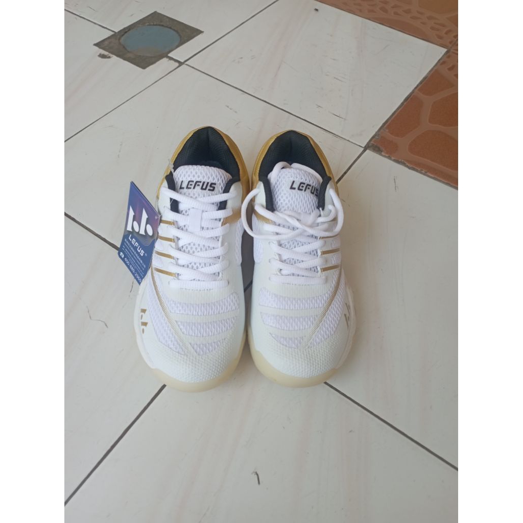 Sepatu Badminton Lefus