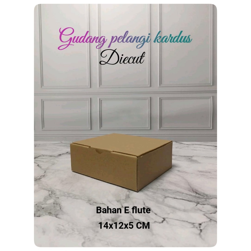 

kardus karton box Uk. 14x12x5 cm...model die cut/pizza