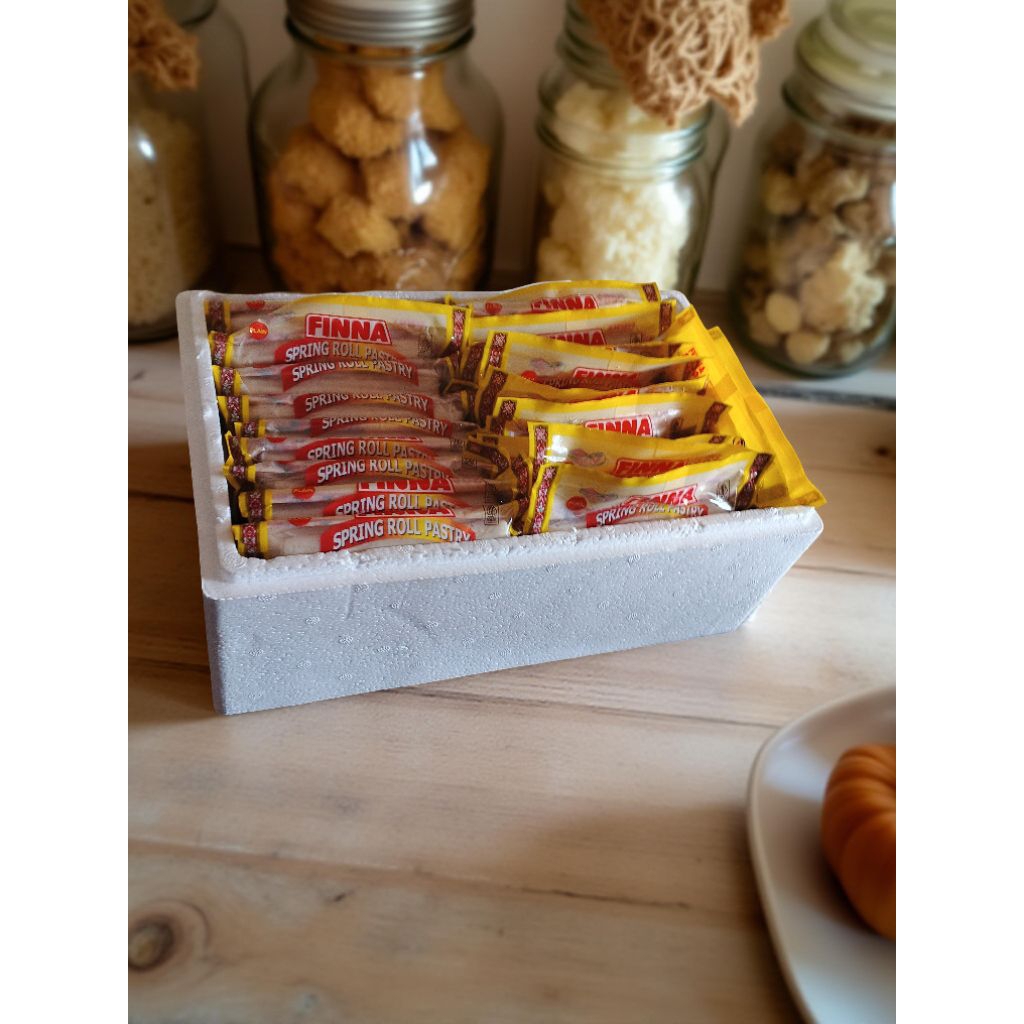 

Paket Styrofoam box 5 kg + 20 Pack Kulit Lumpia Spring Roll Finna 12,5 cm x12,5 cm isi 50 lembar