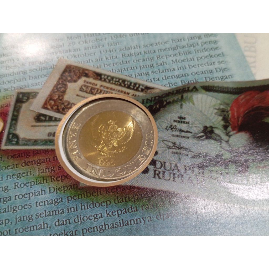 

Sampul Peringatan Hari Uang + Koin Bimetal