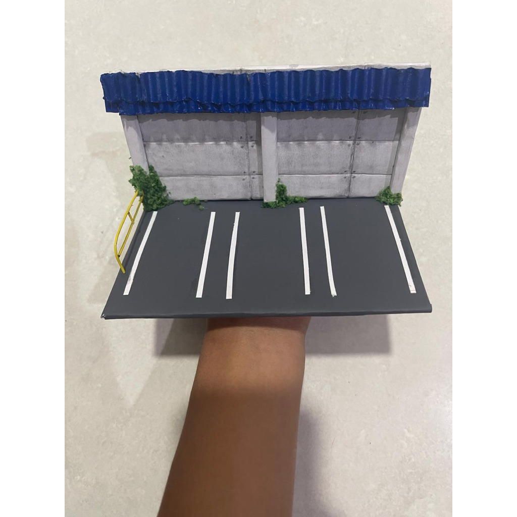 Diorama Diecast Parkiran Skala 1:64 Bahan Kardus
