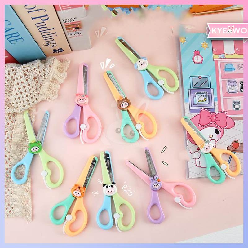 

KYEOWO Gunting Kecil Portable Motif Karakter Lucu Gaya Lucu Korea Import PSK007