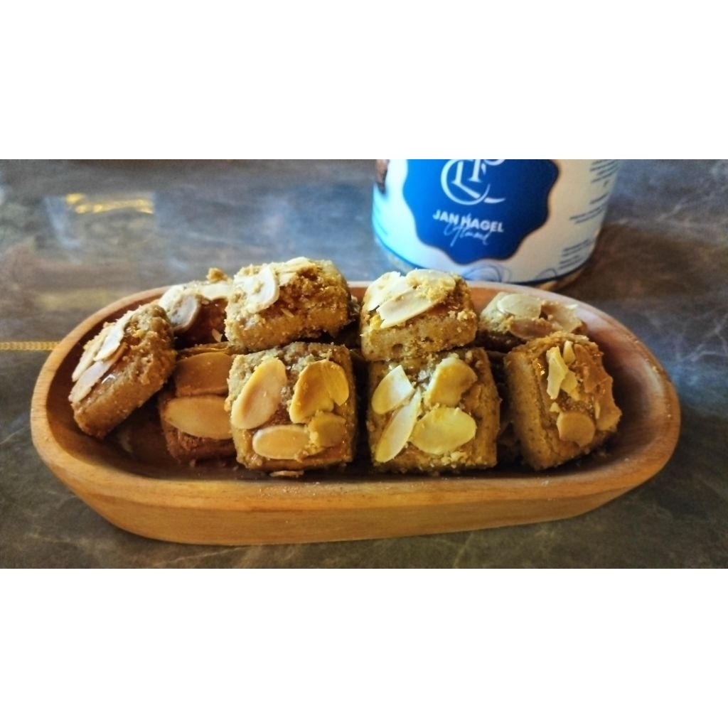 

Jan Hagel Almond Lindy Premium Cookies