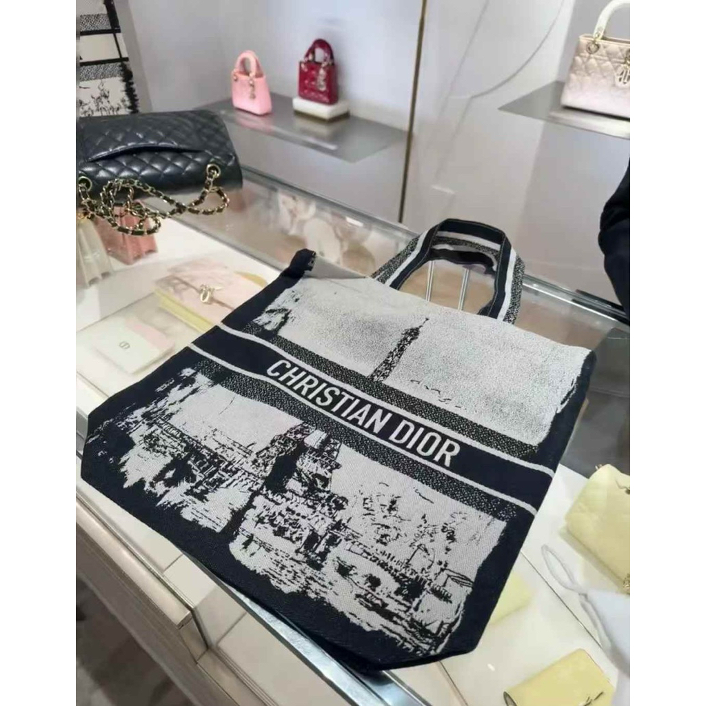 VIP Gift Tote Dior Paris