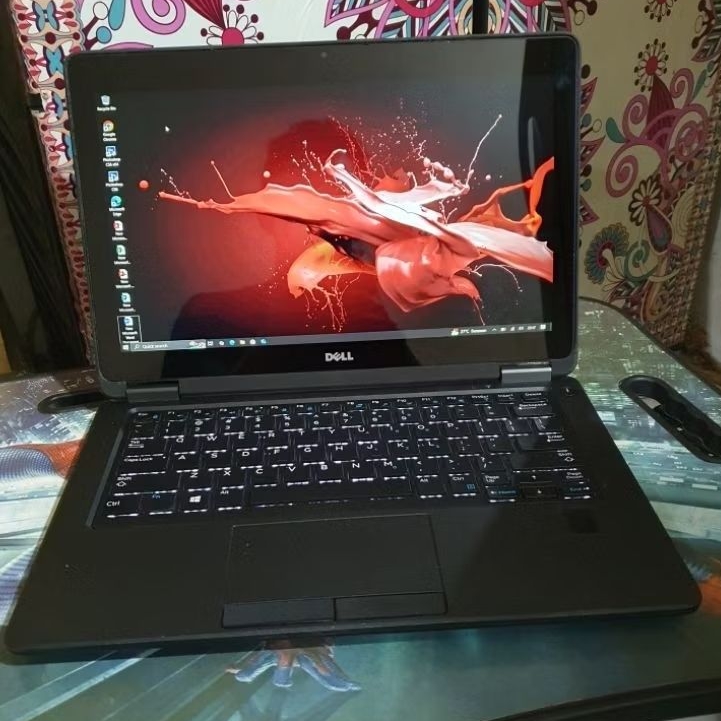 dell core i5 touckscren ram 16 ssd 256 IPS FHD