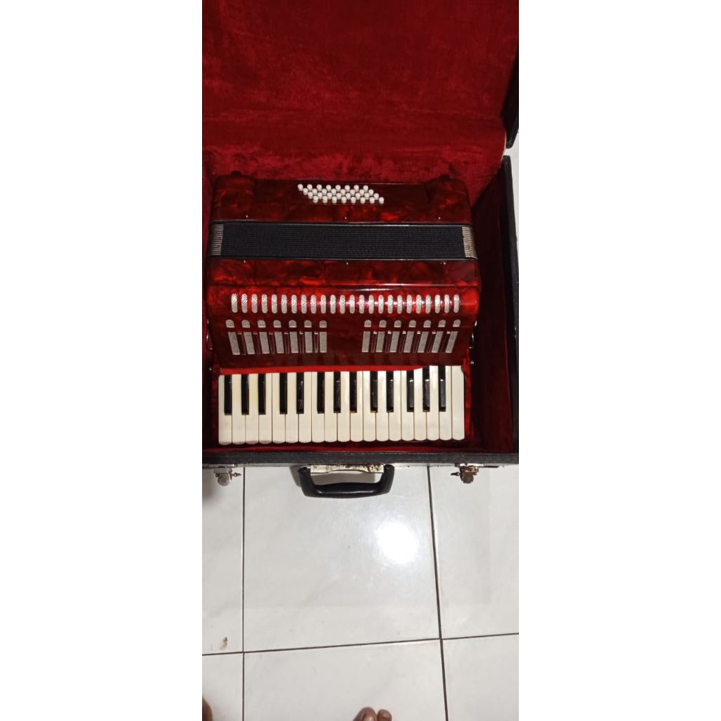 Akordion 32 Key - Alat Musik - Vintage