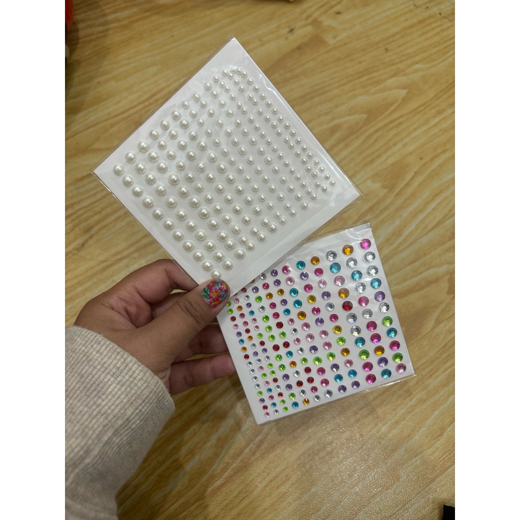 

sticker manik manik tempel