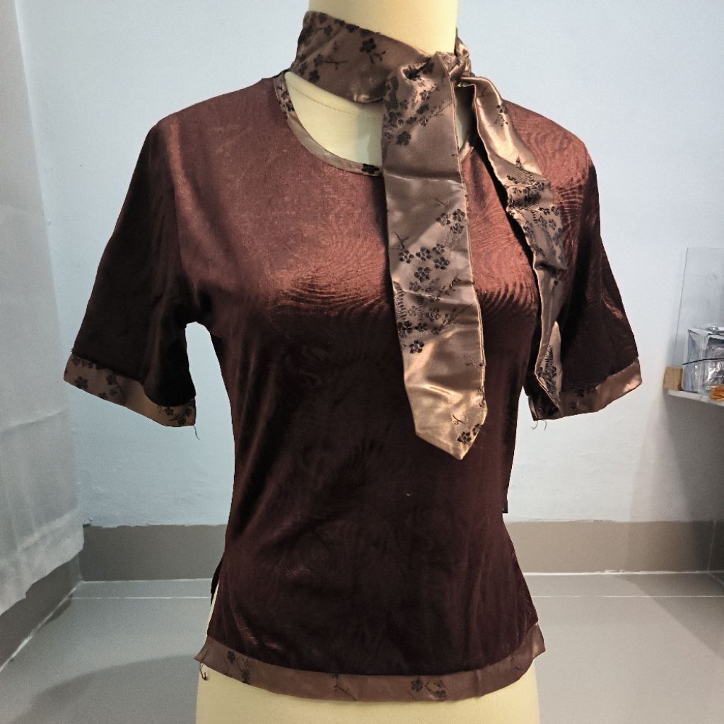 atasan wanita bludru silk Leewai preloved