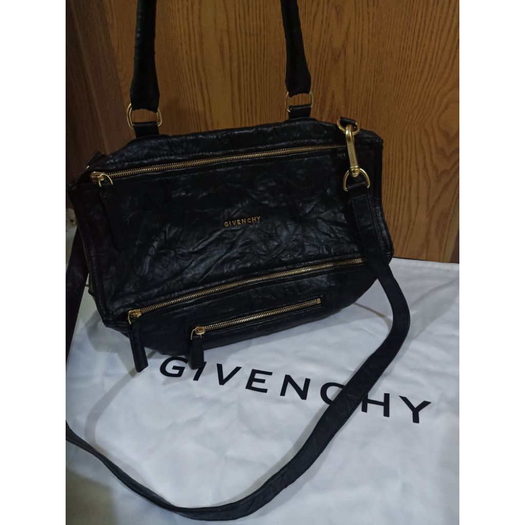 Givenchy Pandora Authentik Preloved