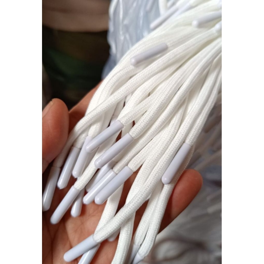 tali hoodie ujung metalik putih