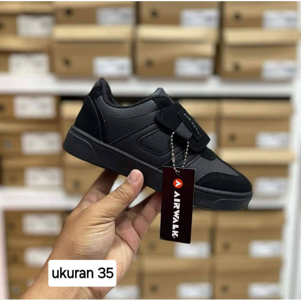 sepatu sekolah anak airwalk hitam polos full black