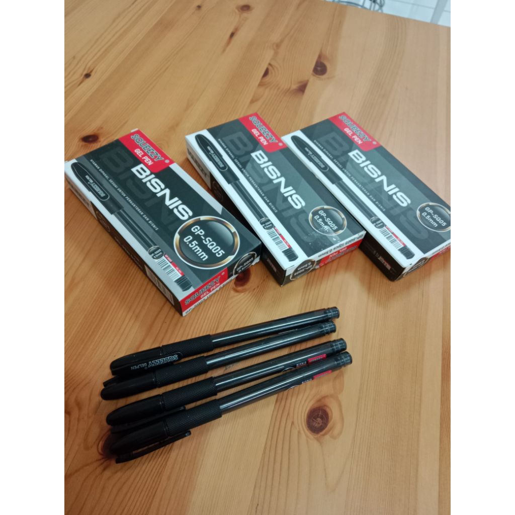 

Pulpen Squeezy Gel 0,5mm Isi 12pcs GP-SQ05 Hitam)