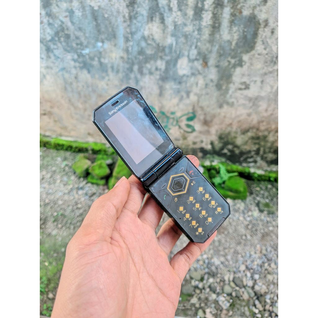 (HP JADUL) Sony Ericsson F100 aka Jalou flip unik