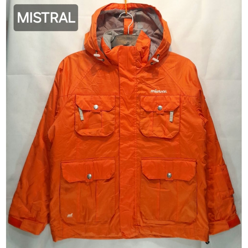 Jaket Gunung Outdoor MISTRAL Cocok untuk kegiatan Hiking Size M Tag 150