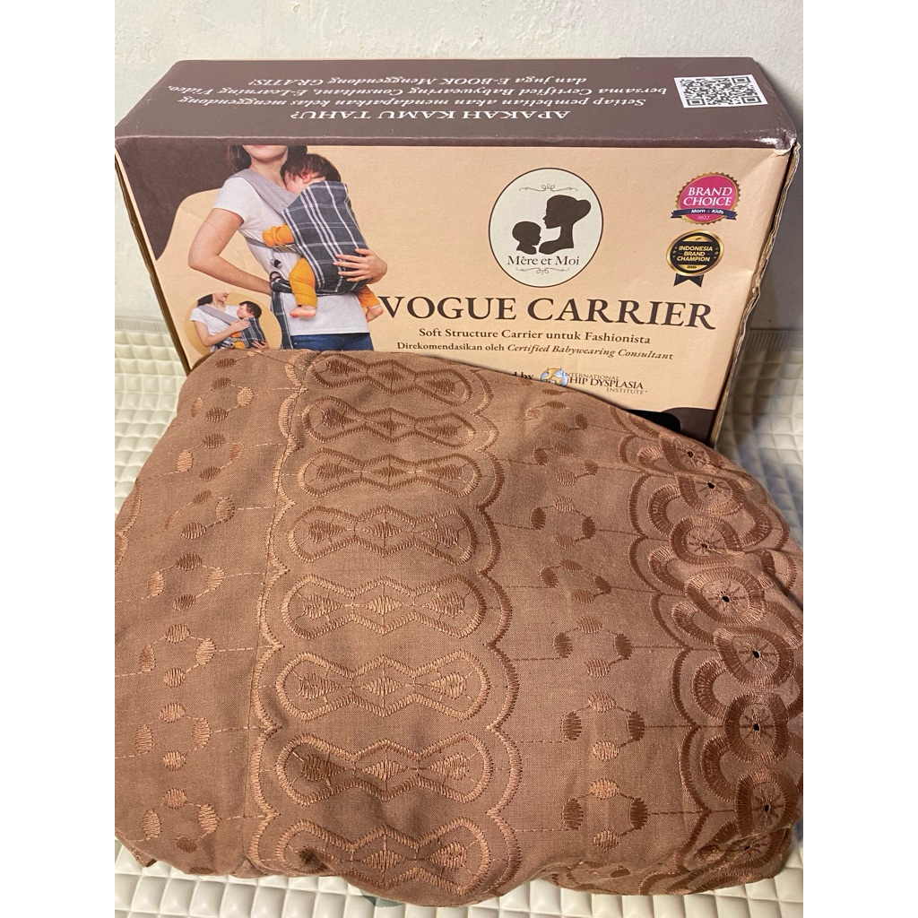 Preloved Mere et Moi Vouge Carrier