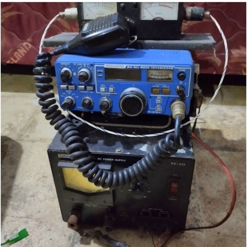 preloved RADIO RIG KENWOOD TR - 9130 + power supply daiwa ps-313 + swr + monitor [1 paket ]