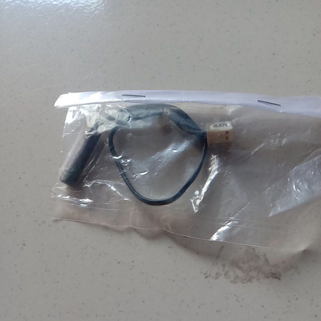 Thermis indoor AC merk Daikin model FTKC25NVM4