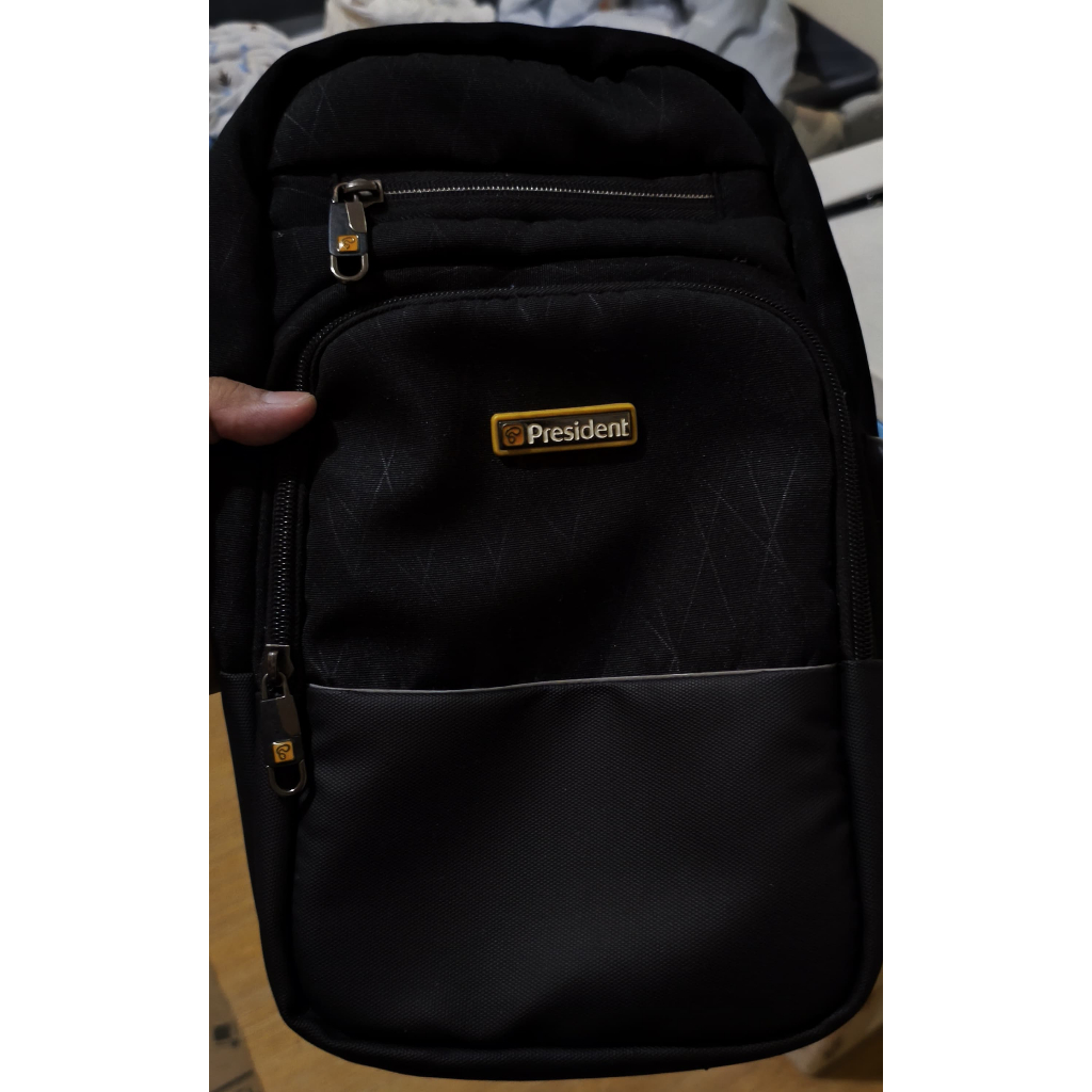 Preloved Tas Selempang  President