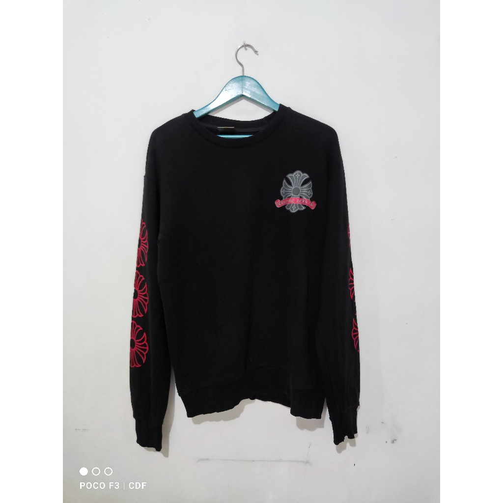 CH CN Sweater Unisex Size XL Warna Hitam dengan Backprint dan Motif Bunga di Lengan