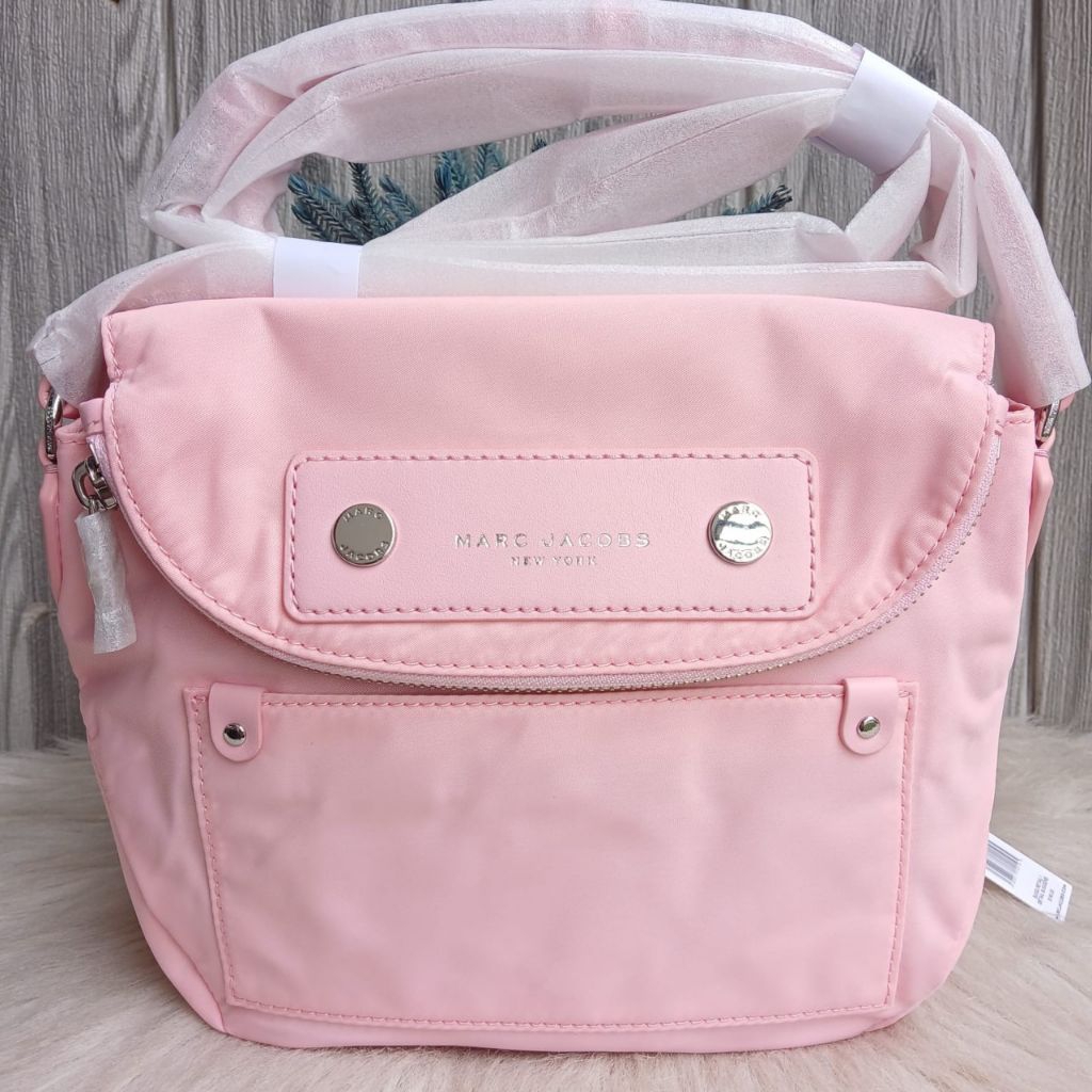 mj M0012909 Preppy Nylon Mini Messenger Bubblegum