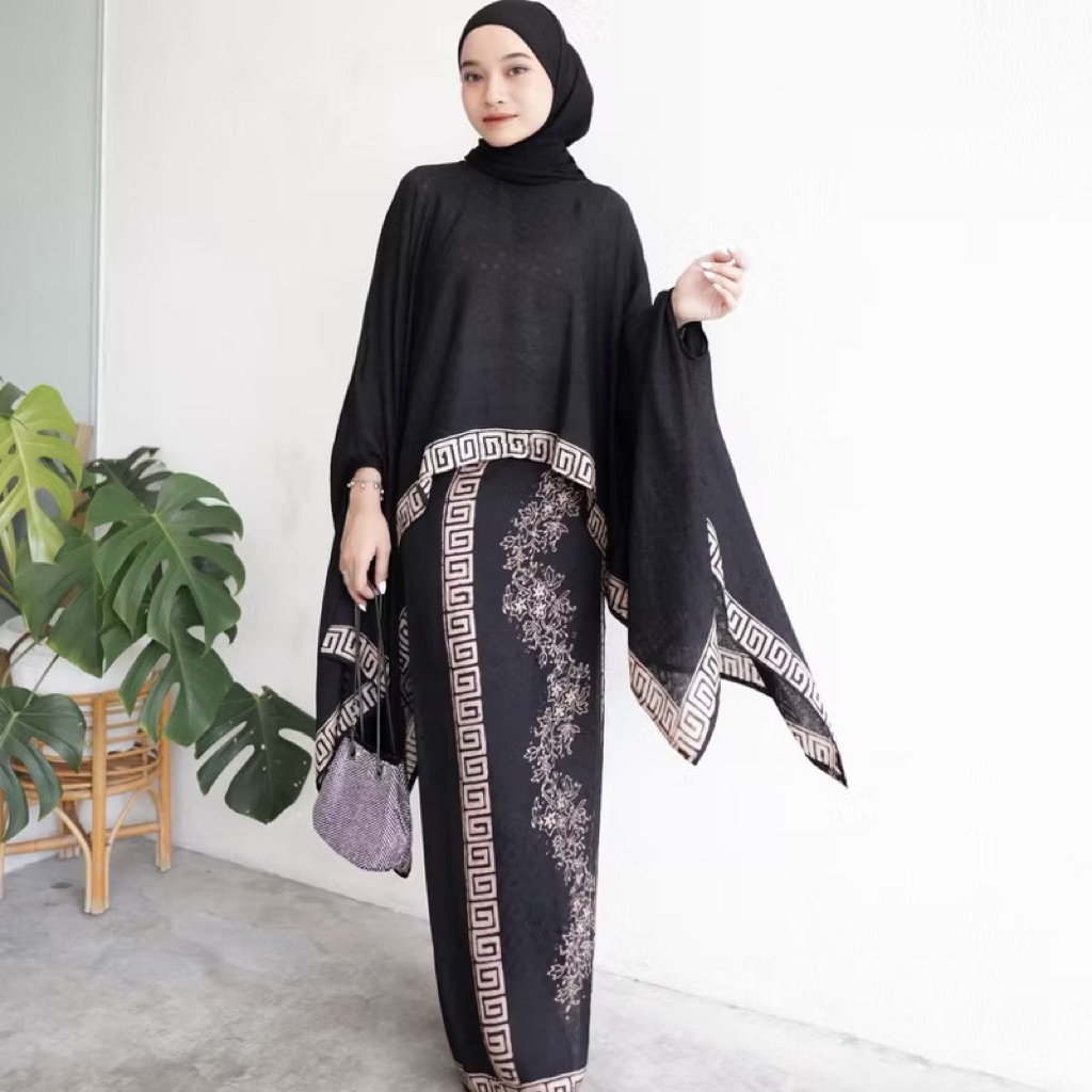 Arumi Jupri Set Blouse dan Rok Lilit Batik Modern Viscose