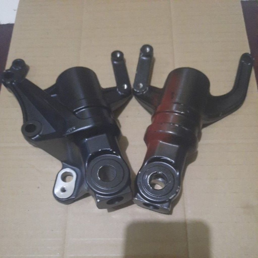 bottom USD As Shock depan garpu dudukan kaliper cakram YAMAHA R25 V2 original ori