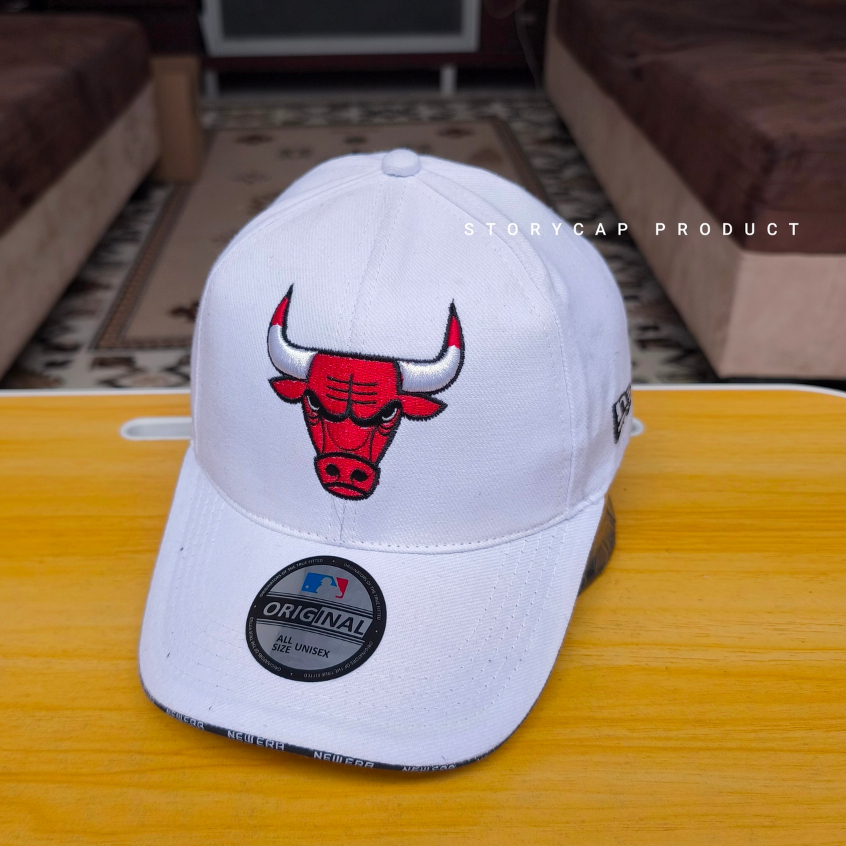 TOPI BASEBALL DISTRO LOGO BULLS - TOPI BASEBALL PRIA WANITA PUTIH LOGO BANTENG MERAH