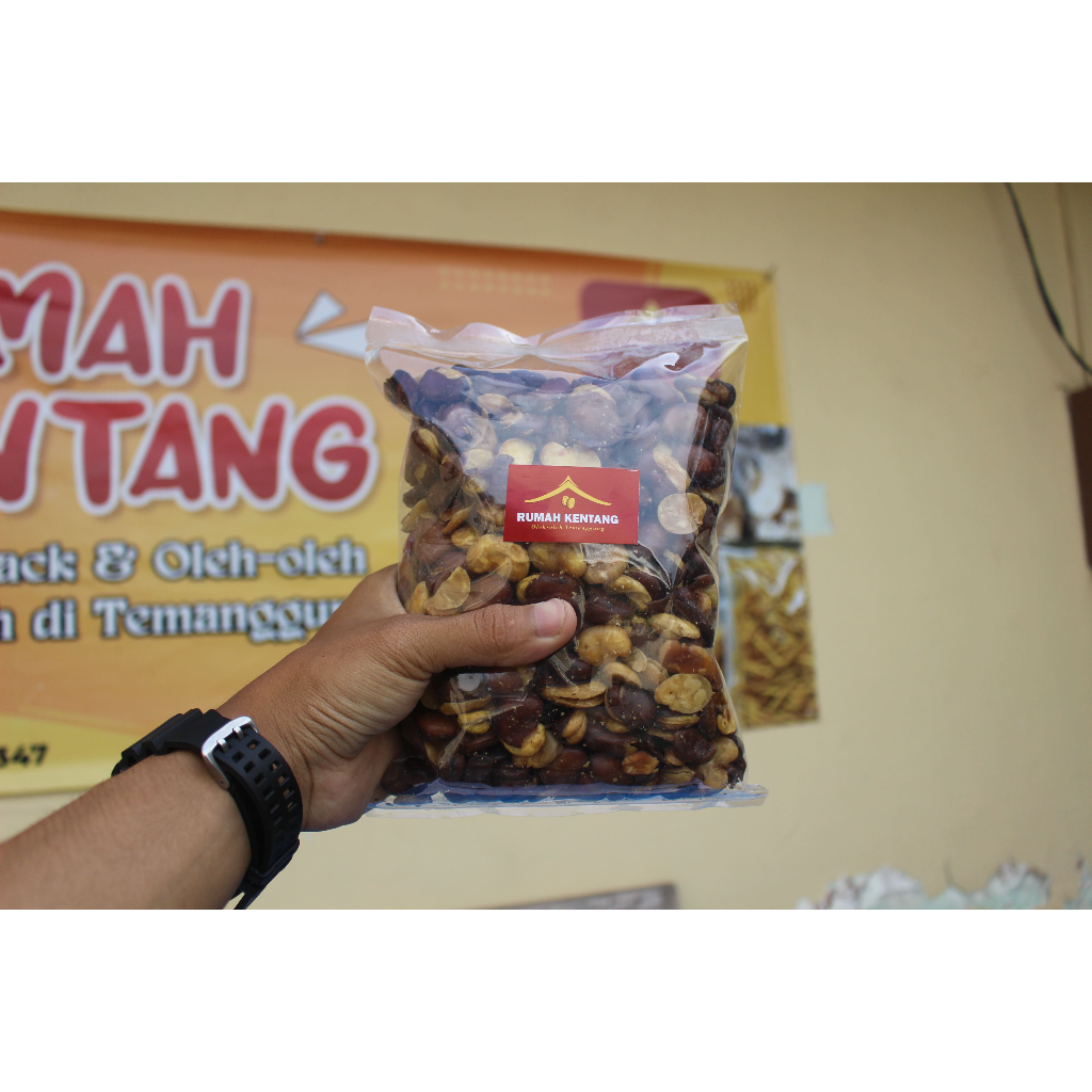 

Murah Kacang koro kulit / Kacang koro kulit asin / kacang koro kulit jaipong / Kacang koro kulit 1kg