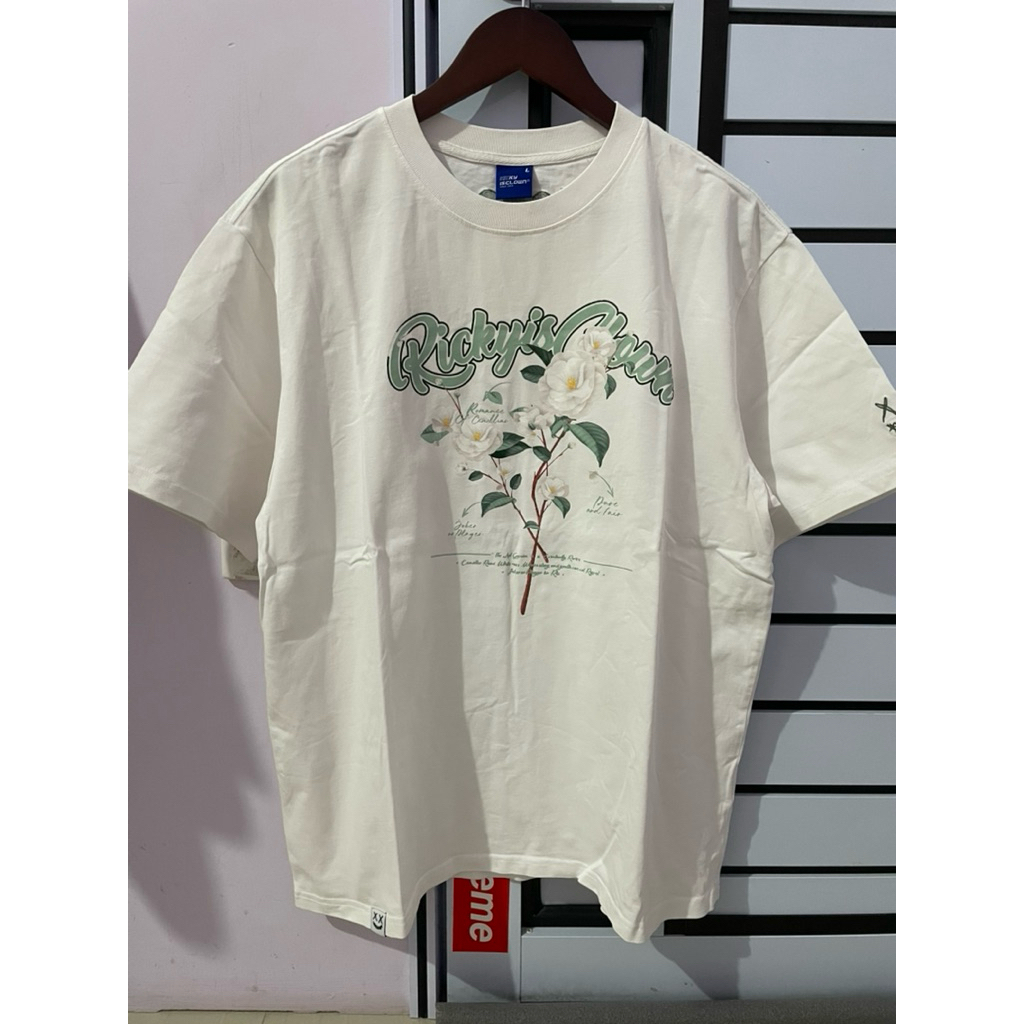 RICKY IS CLOWN FLOWER ART OVERSIZE WHITE TEE