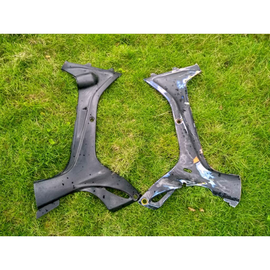 Sayap Dalam Fiz r Leghsield Dalam Fizr Kepangan Dalam F1zr f1z r Warna Hitam 4US-F8385 dan 4US-F8395