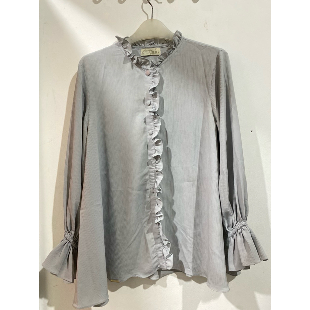 (PRELOVED) Amora Blouse—Wearing Klamby