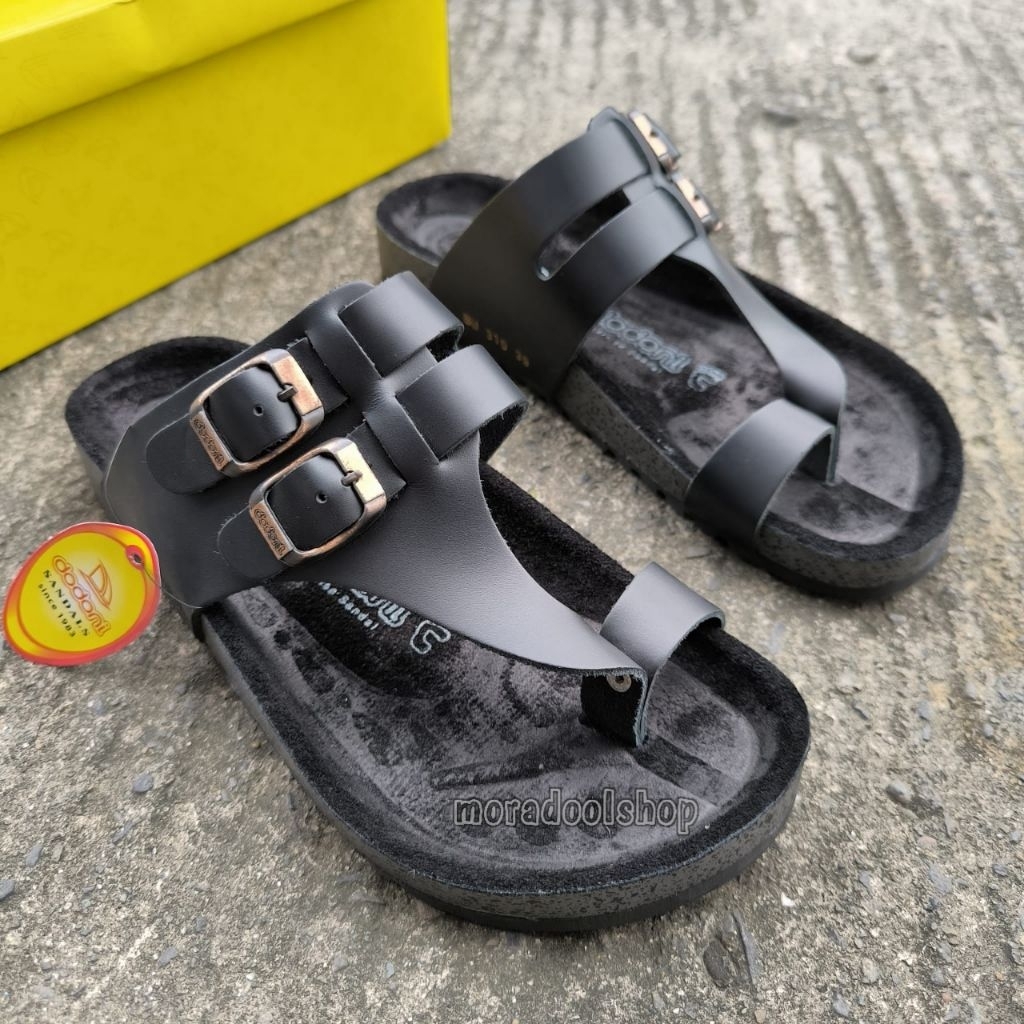 Sandal DODONI 310 HITAM/ Sandal kulit pria