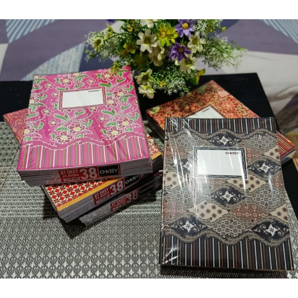 

Buku tulis okey 38, motif batik