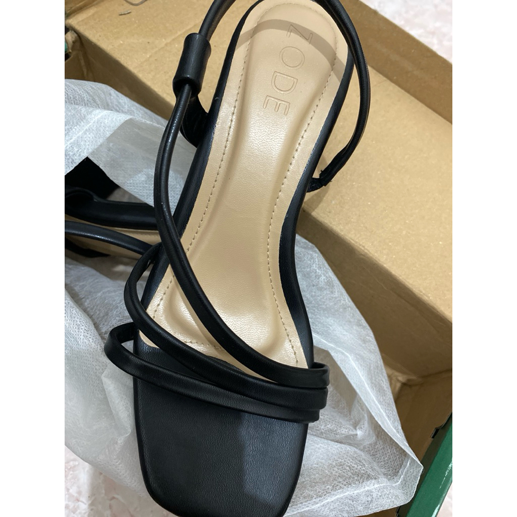 heels hitam 5 cm