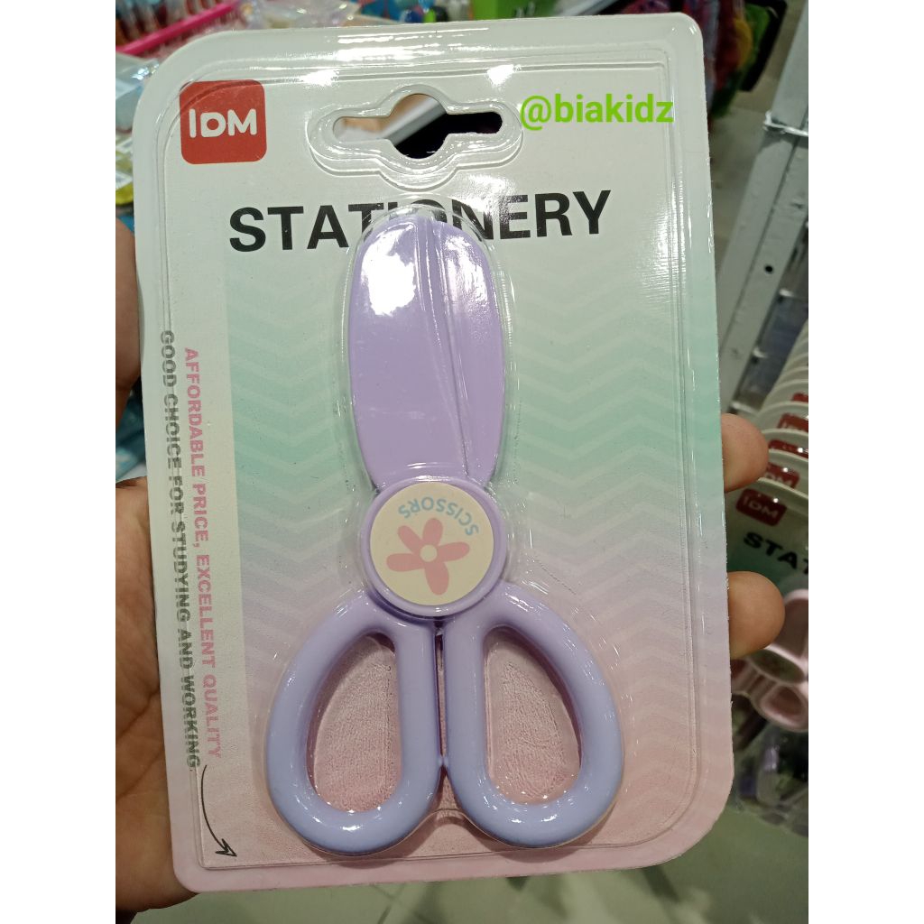 

Gunting mini atau mini scissors karakter