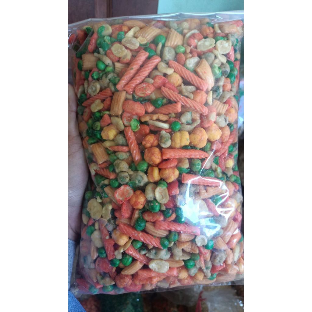 

Kacang Mix Kacang Campur Gurih isi 1kg