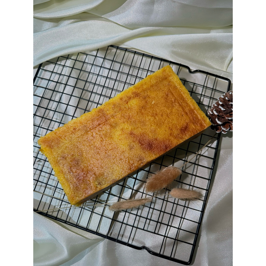 

Lapis Legit Original 20 X 20 Kue Lapis Premium, Tekstur Lembut dan Wangi Butter