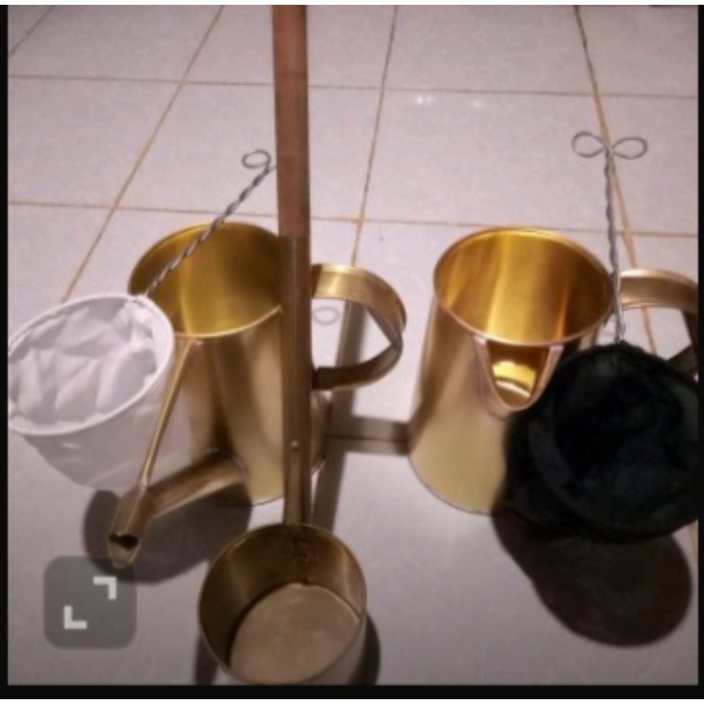 Teko kopi dan Teh Kuningan kapasitas 1L/2L/2,5L/4L • Tebal 0,4 mm • Moncong Anti-Tetes