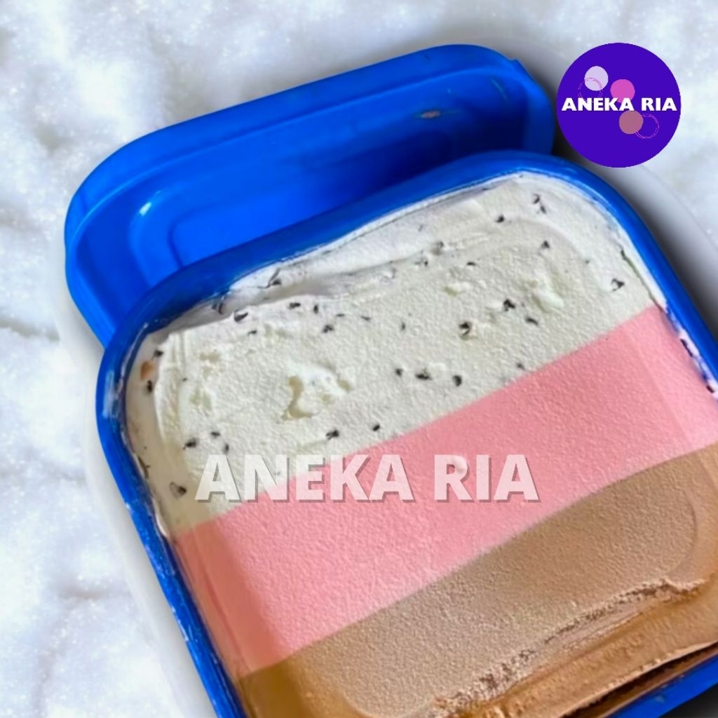 

Es Krim Espessia Neapolitan Chocochip 8 Liter
