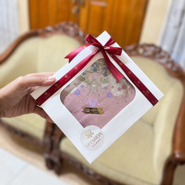 

Tambahan box hampers (Foto hanya ilustrasi)