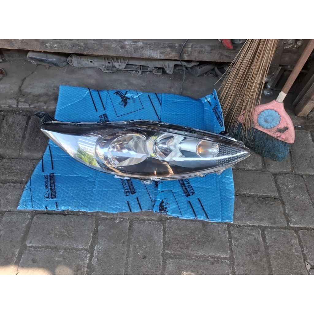 Headlamp Ford Fiesta Kanan 2009 - 2011 Original