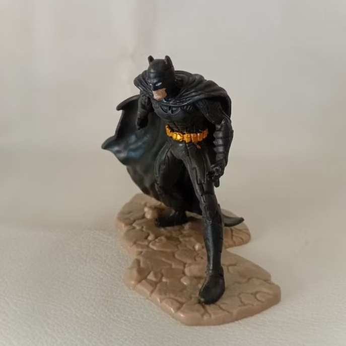 Mainan Action Figure DC Batman Statue