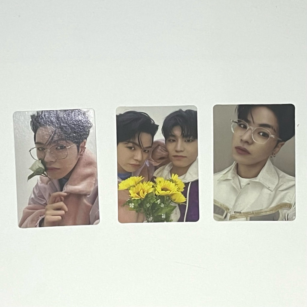 Jaehyuk Jeongwoo Photocard TSS CH 1 Blue Specs The Second Step Pegang Bunga Kacamata Baju Putih PC T